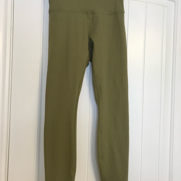 Lulu lemon leggings - Picture 3 of 3